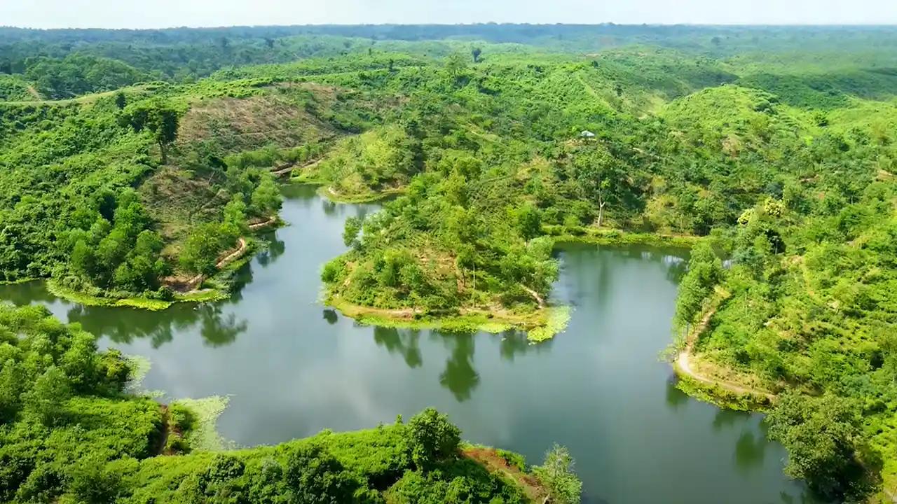 মাধবপুর লেক